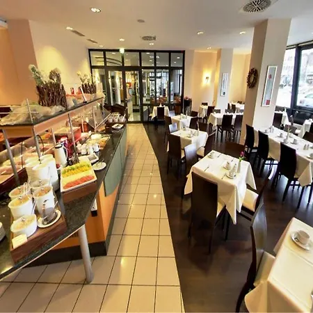 Intercityhotel Szálloda Freiburg im Breisgau